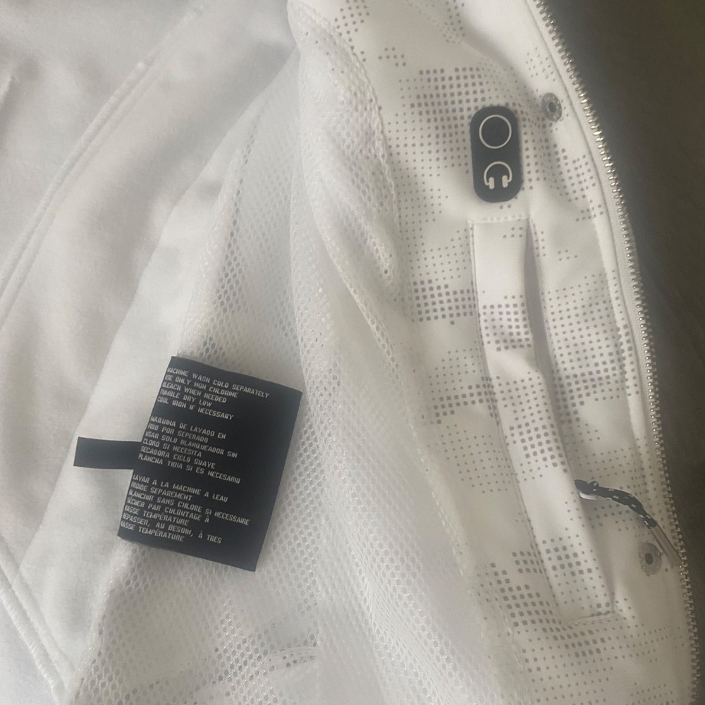 Winter jacket - Picture 4 of 4
